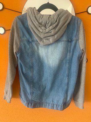 Chaqueta vaquera Kiabi con capucha