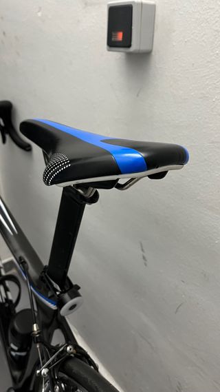 Sillín Giant Velo Negro/Azul