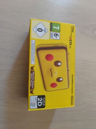 New Nintendo 2DS XL Pikachu y 5 juegos de regalo. 