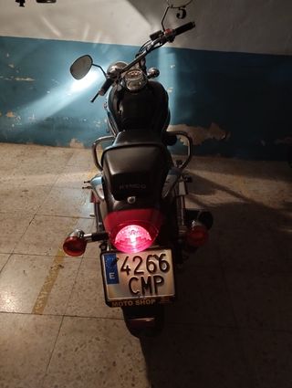 Moto Kymco Negra