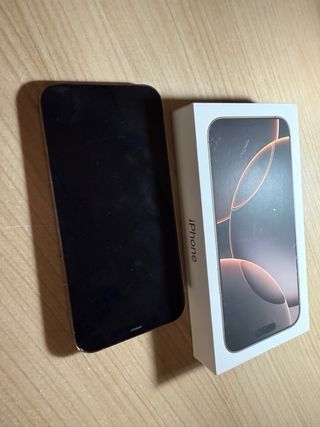 iPhone 12 Pro Max rotto dietro ma sistemabile