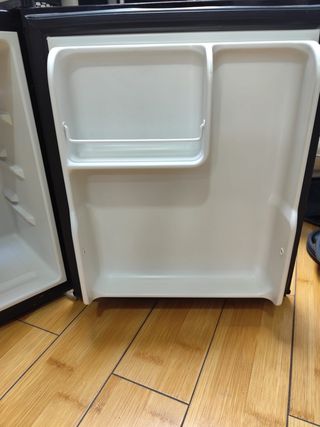 Nevera pequeña negra