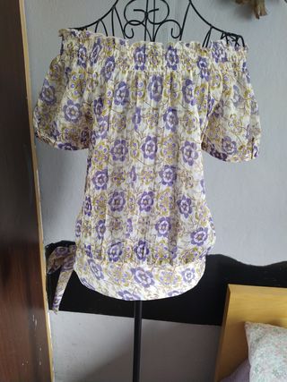 Blusa gasa floral hombros descubiertos