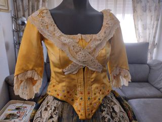 Traje de Fallera con 2 corpiños