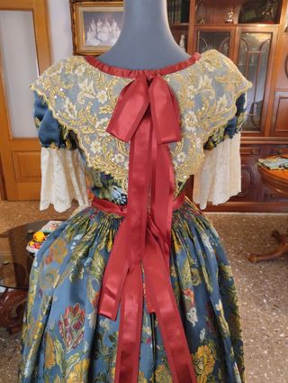 Traje de Fallera con 2 corpiños