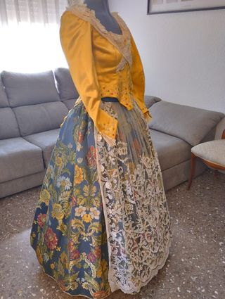 Traje de Fallera con 2 corpiños