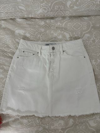 Falda tejana blanca Zara