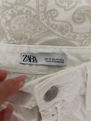 Falda tejana blanca Zara