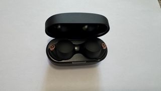 Sony WF-1000XM4 negros como nuevos y extras