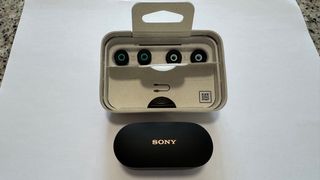 Sony WF-1000XM4 negros como nuevos y extras