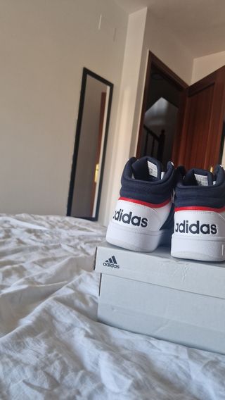 Zapatillas Adidas Blancas y Azules