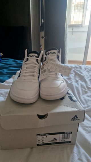 Zapatillas Adidas Blancas y Azules