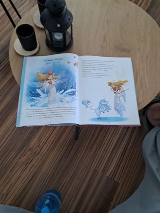 HISTORIAS DE PRINCESAS Y UNICORNIOS (Spanish Ed...