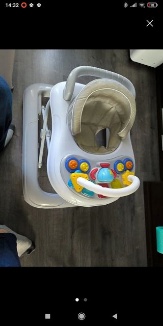 Andador para bebé con juguetes