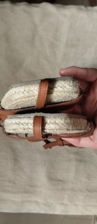 Sandalias planas Zara Home marrones