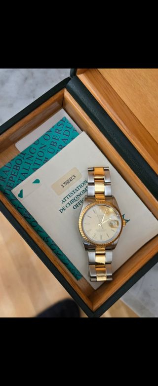 Rolex Oyster Perpetual Date 
Full set. 