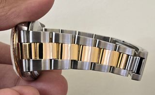 Rolex Oyster Perpetual Date 
Full set. 