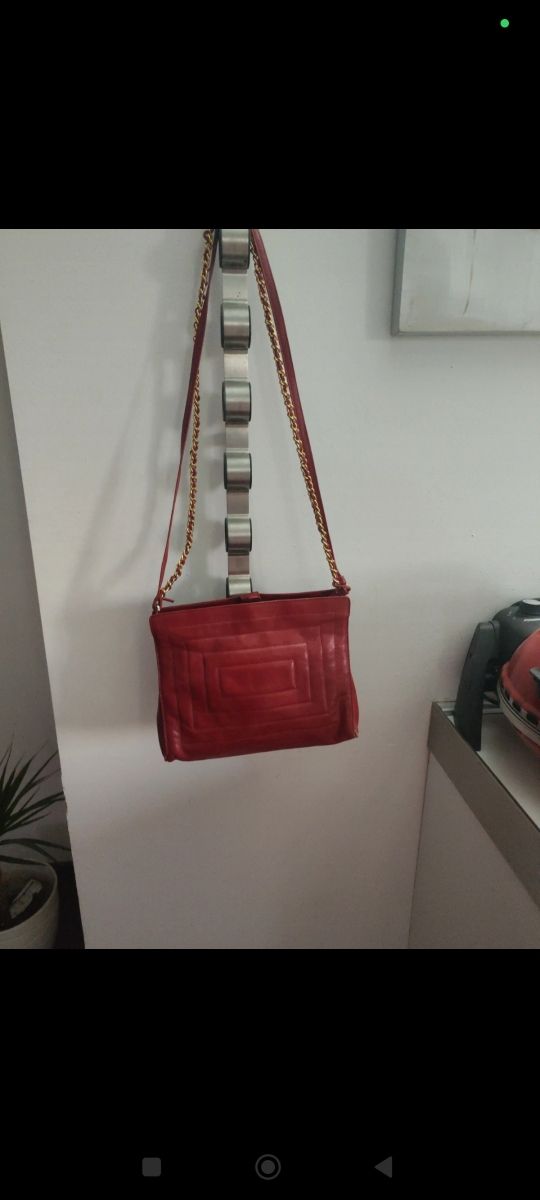 Borsa in pelle vintage con catena dorata