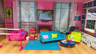 Casa de madera de Barbie Edición 2019-2020. Mattel