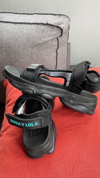 Sandalias Bimba y Lola Negras Talla 40