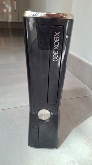 Xbox 360 Slim Negra para Piezas