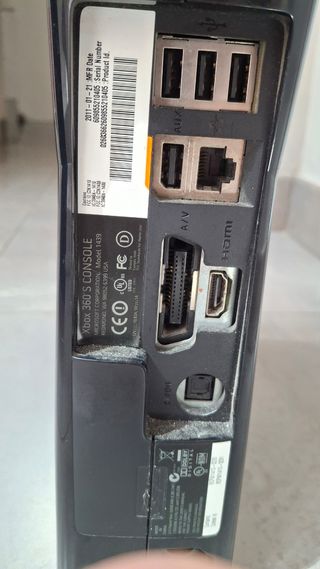 Xbox 360 Slim Negra para Piezas