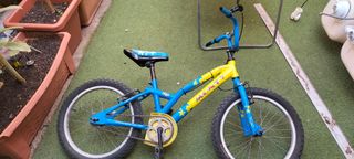 Bicicleta infantil Monty 104 azul y amarilla