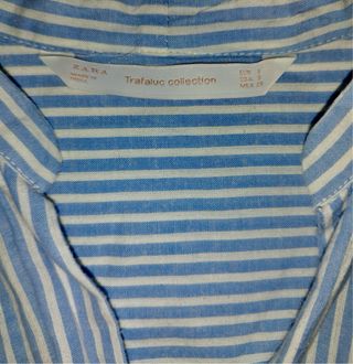 Camisa de rayas azul y blanca de Zara