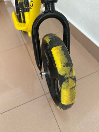 Bicicleta sin pedales Womy amarilla