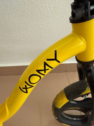 Bicicleta sin pedales Womy amarilla