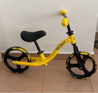 Bicicleta sin pedales Womy amarilla