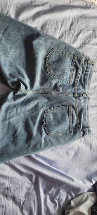 Vaqueros rotos mujer