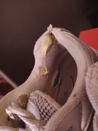 Zapatillas Fila grises y blancas