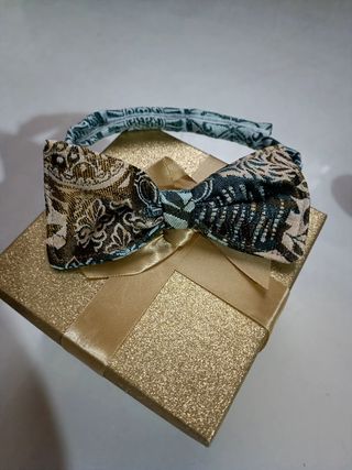 Conjuntos de 3 cuellos, 3 chisteras y una pajarita