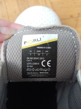 Zapatos de trabajo blancos