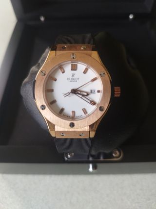 Reloj tipo Hublot Mujer color rosado esfera blanca