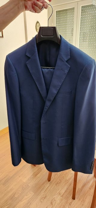 Traje de hombre chaqueta y pantalón azul