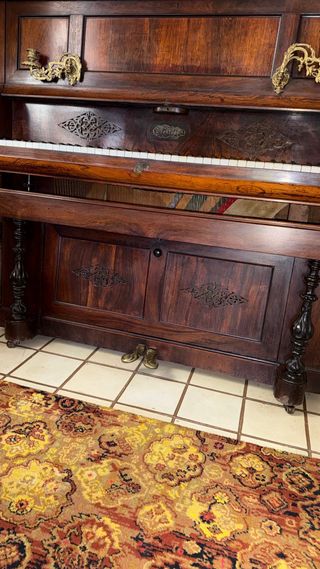 Piano siglo 19 palo santo