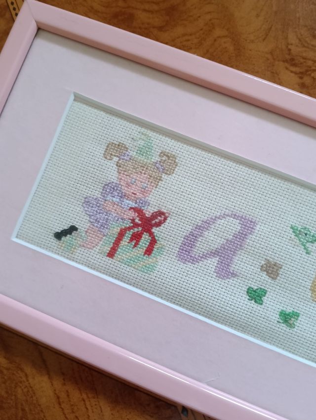 Cuadro infantil bordado a mano
