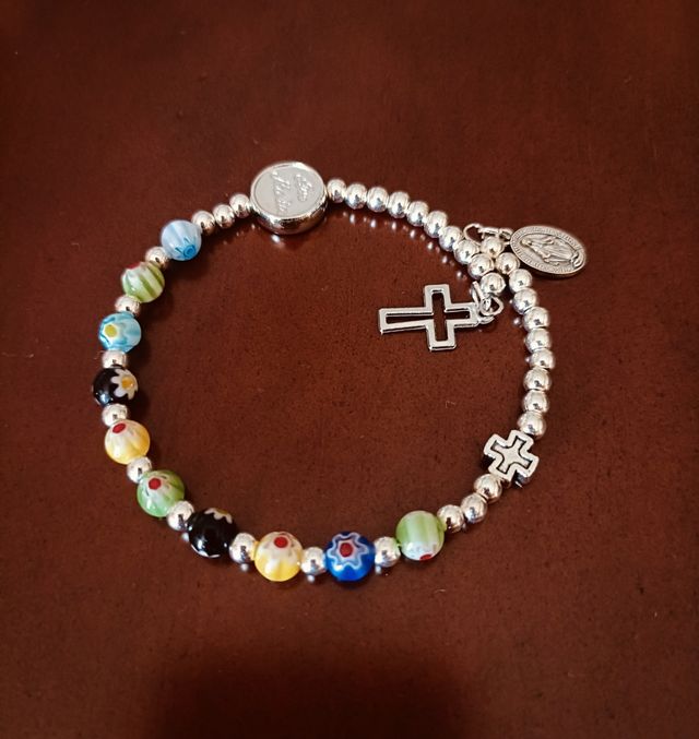 Pulsera Cuentas Cristal Murano Cruz y Medalla