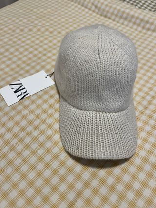 Gorra Zara beige Tejida