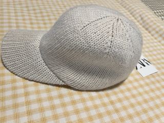 Gorra Zara beige Tejida