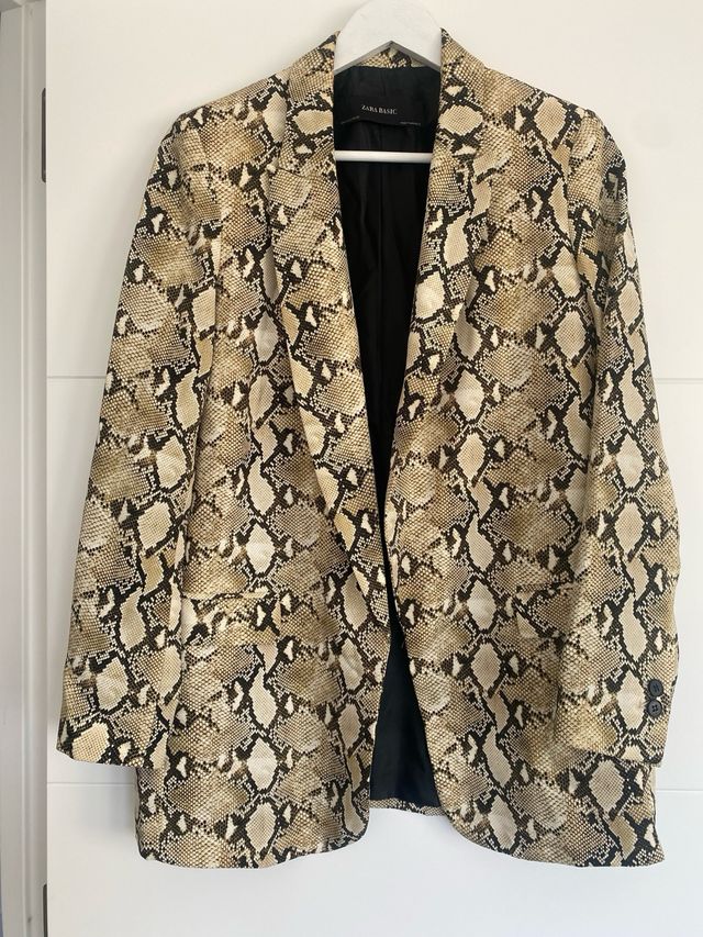 Blazer Zara Estampado Serpiente Talla S