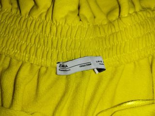Top palabra de honor amarillo de Zara