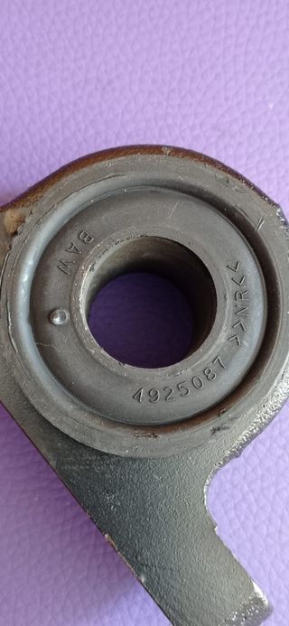 Buje Brazo Control Suspensión Jeep Cherokee.