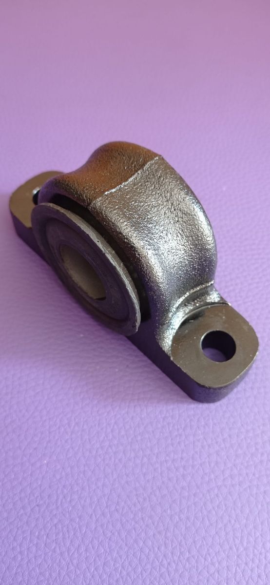 Buje Brazo Control Suspensión Jeep Cherokee. 