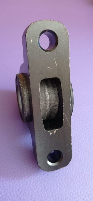 Buje Brazo Control Suspensión Jeep Cherokee.