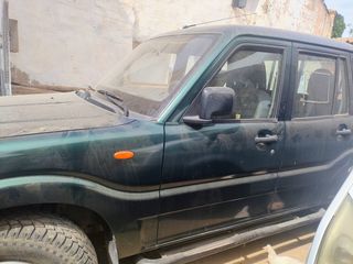 Mahindra KUV100 2007