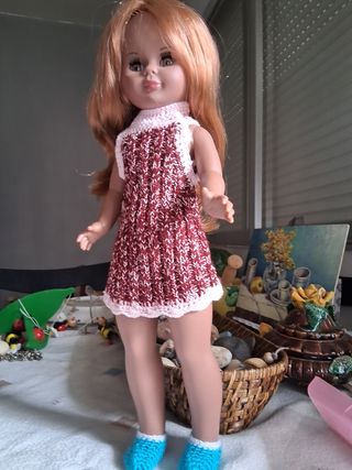 Muñeca de pelo pelirrojo y vestido tejido
KIKA
