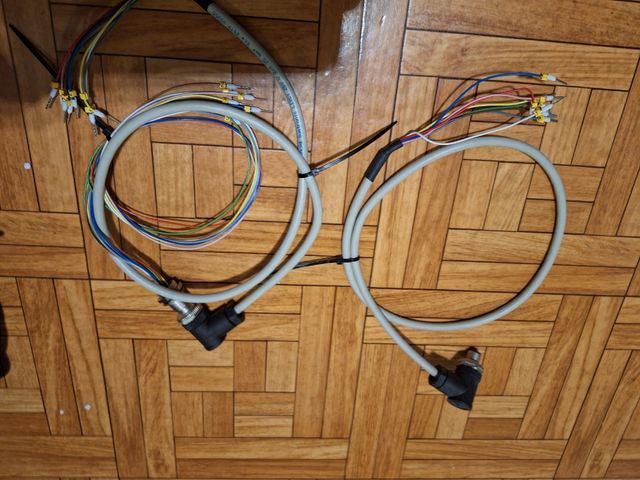 Cables eléctricos con conectores